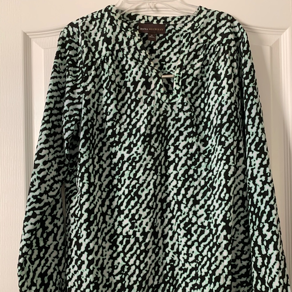 Ladies long-sleeved blouse